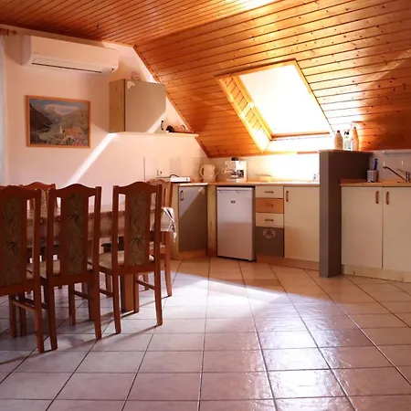 Badacsony Apartmanhaz *