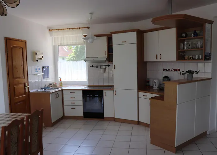 Badacsony Apartmanhaz Apartamento Badacsonytomaj